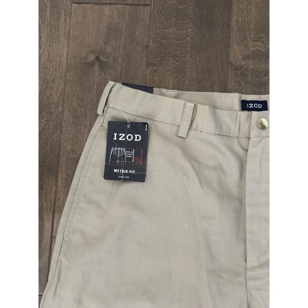 NWT Izod Mens Beige Flat Front American Chino Metrix Fit Pants Size 36X32 Cotton